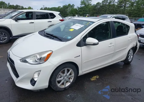 2015 Toyota Prius C Four из США, поврежденный, VIN JTDKDTB32F1087232